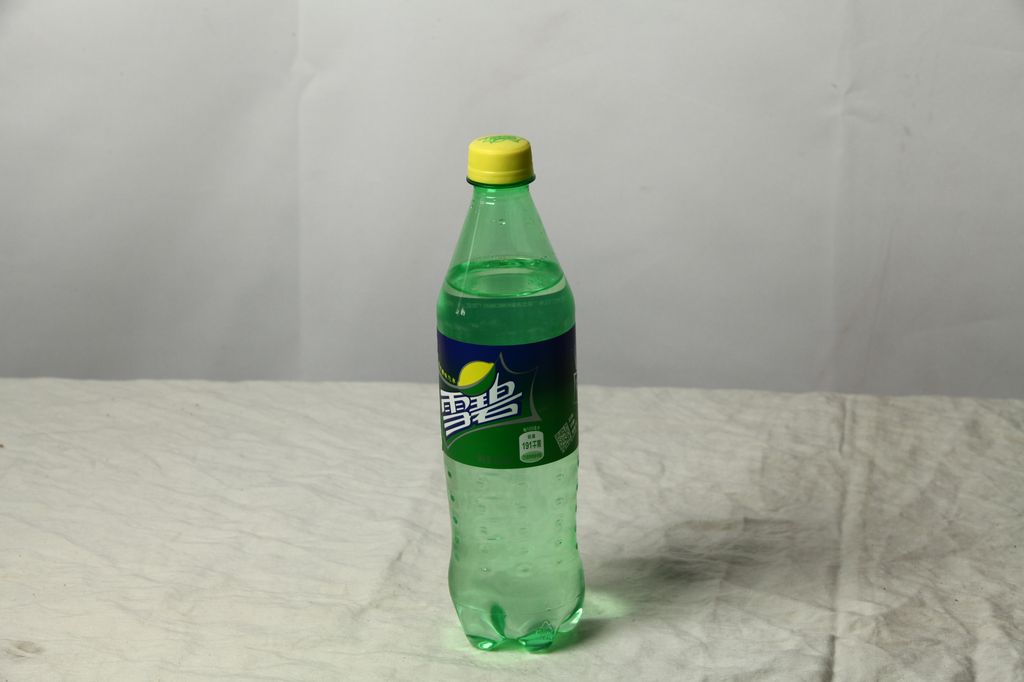 静物 器物 塑料 雪碧瓶